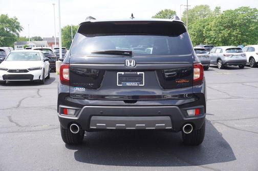 Crystal Black Pearl 2022 Honda Passport AWD TrailSport