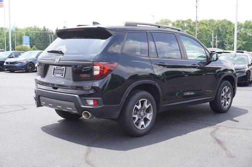 Crystal Black Pearl 2022 Honda Passport AWD TrailSport
