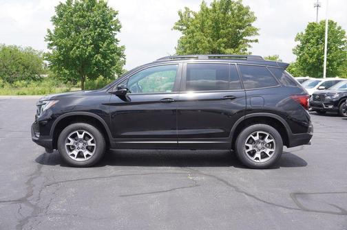 Crystal Black Pearl 2022 Honda Passport AWD TrailSport