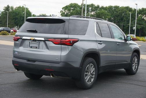 Sterling Gray Metallic 2023 Chevrolet Traverse LT Cloth