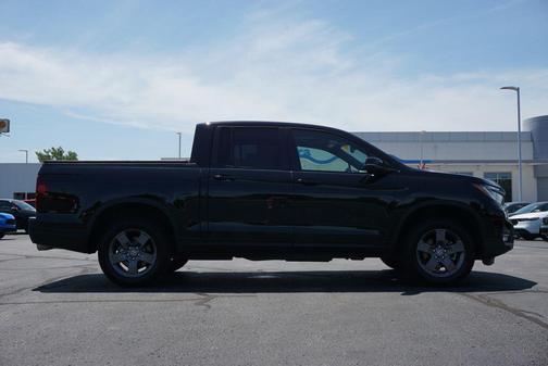 Crystal Black Pearl 2024 Honda Ridgeline TrailSport