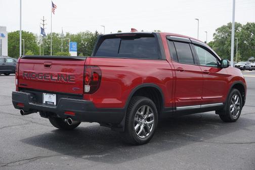 Radiant Red Metallic II 2025 Honda Ridgeline Black