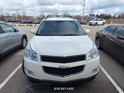 White 2011 Chevrolet Traverse LT