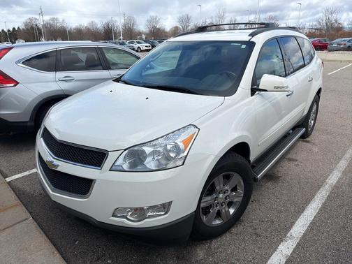 White 2011 Chevrolet Traverse LT