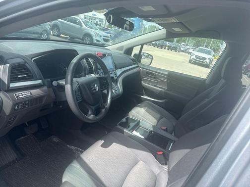 Silver 2023 Honda Odyssey EX