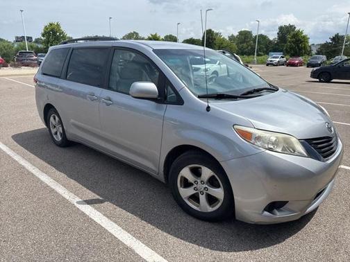 2012 Toyota Sienna LE