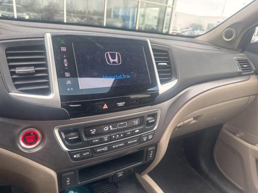 White Diamond Pearl 2016 Honda Pilot EX-L