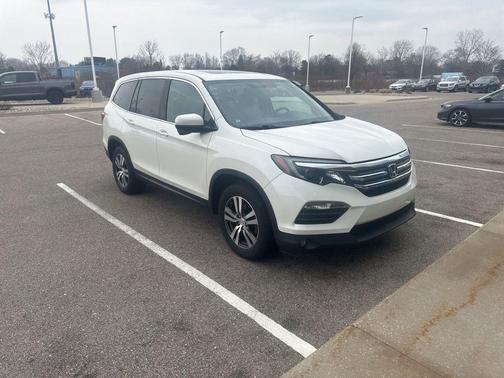 White Diamond Pearl 2016 Honda Pilot EX-L