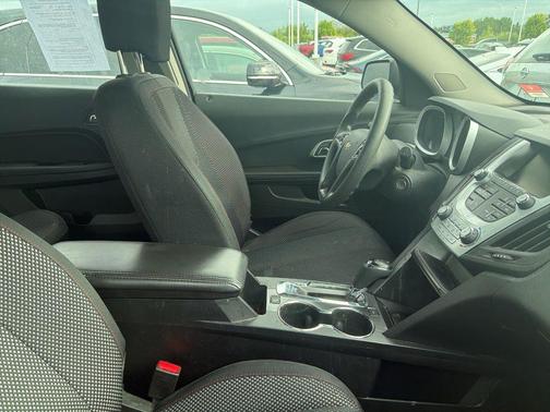 Silver Ice Metallic 2016 Chevrolet Equinox LS