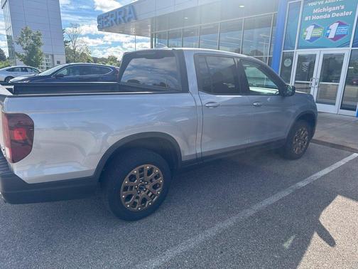 Lunar Silver Metallic 2023 Honda Ridgeline Sport