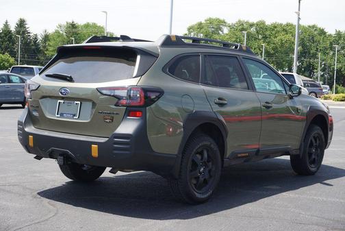 Autumn Green Metallic 2023 Subaru Outback Wilderness