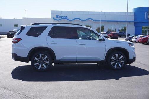 2025 Honda Pilot Touring 8-Passenger