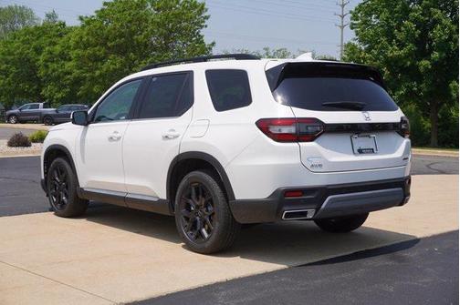 2025 Honda Pilot Touring 8-Passenger