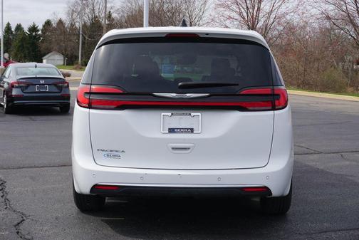 Bright White Clearcoat 2025 Chrysler Pacifica L