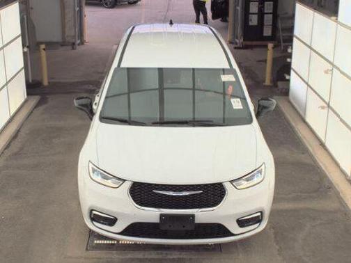 2025 Chrysler Pacifica L