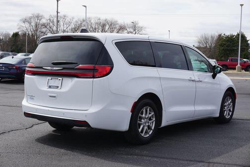 Bright White Clearcoat 2025 Chrysler Pacifica L