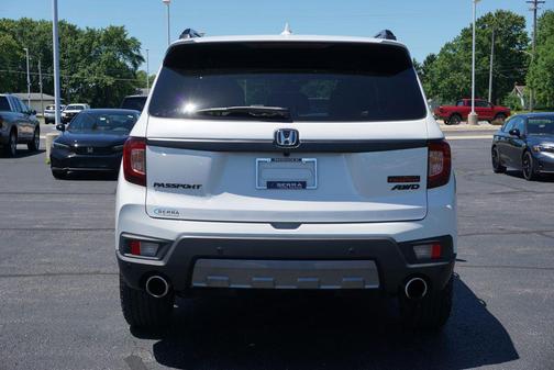 Platinum White Pearl 2023 Honda Passport AWD TrailSport