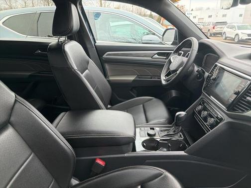 2022 Volkswagen Atlas Cross Sport 3.6L V6 SE w/Technology