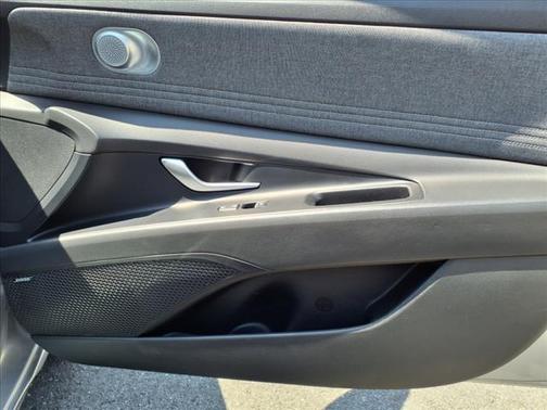 2022 Hyundai ELANTRA Limited