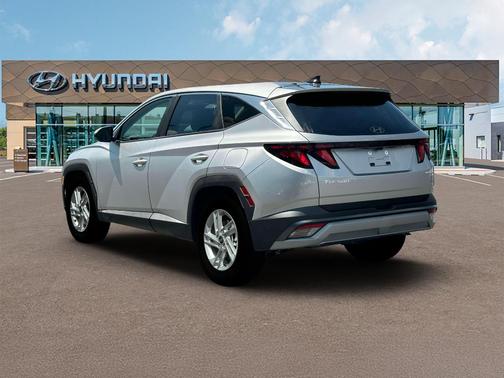 Shimmering Silver 2026 Hyundai TUCSON SE