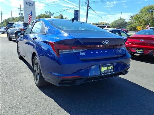 2022 Hyundai ELANTRA SEL