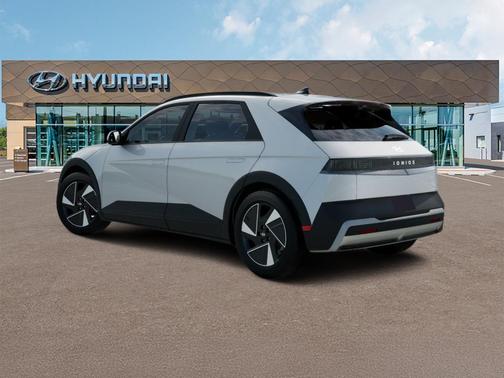 2025 Hyundai IONIQ 5 SEL
