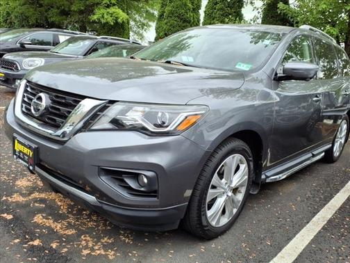2018 Nissan Pathfinder SL