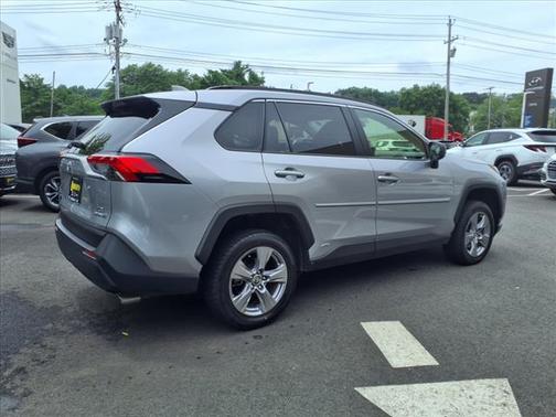 2022 Toyota RAV4 Hybrid LE