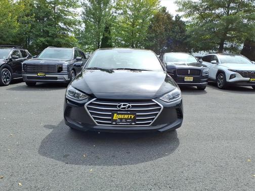 2017 Hyundai ELANTRA SE