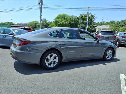 2022 Hyundai SONATA SE