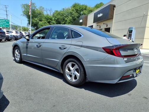 2022 Hyundai SONATA SE