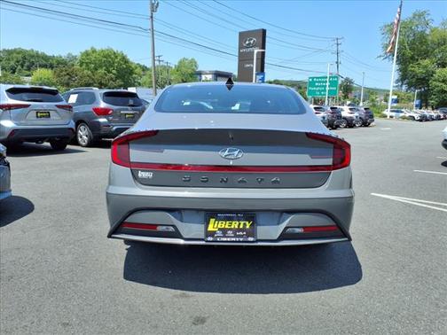 2022 Hyundai SONATA SE