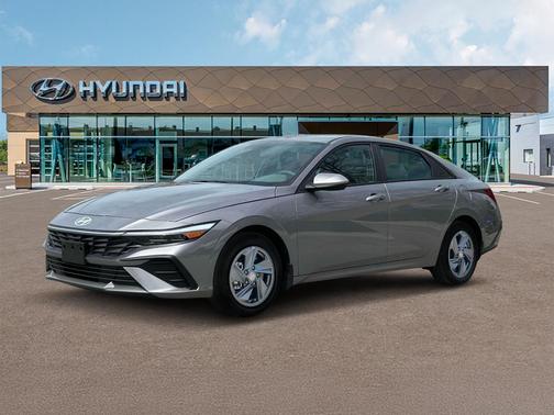 2025 Hyundai ELANTRA SE