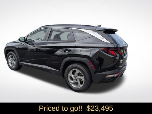 Black Pearl 2024 Hyundai TUCSON SEL