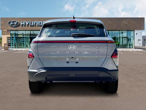 2025 Hyundai KONA SE