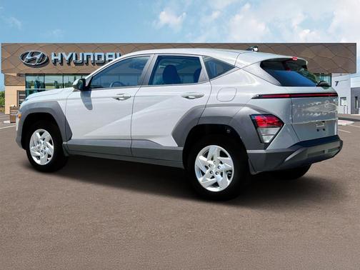 2025 Hyundai KONA SE