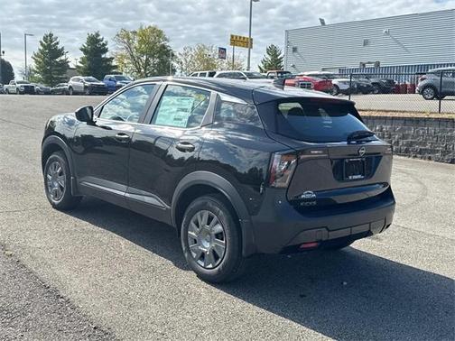 2025 Nissan Kicks S