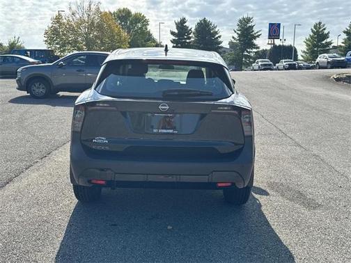 2025 Nissan Kicks S