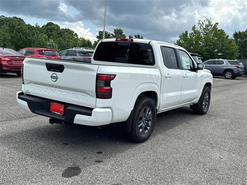 2025 Nissan Frontier SV
