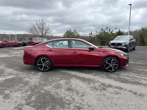 2024 Nissan Altima 2.5 SR