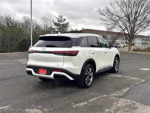 2024 INFINITI QX60 Luxe