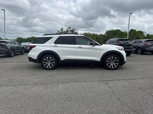 White Metallic 2021 Ford Explorer ST