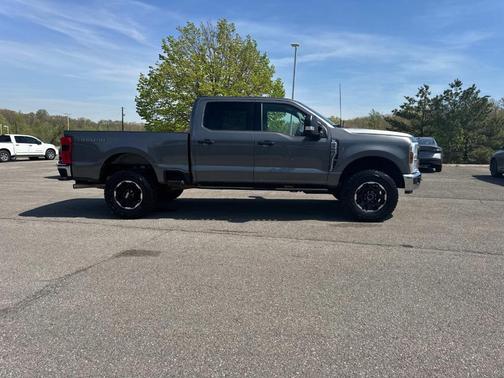 2025 Ford F-350 XLT