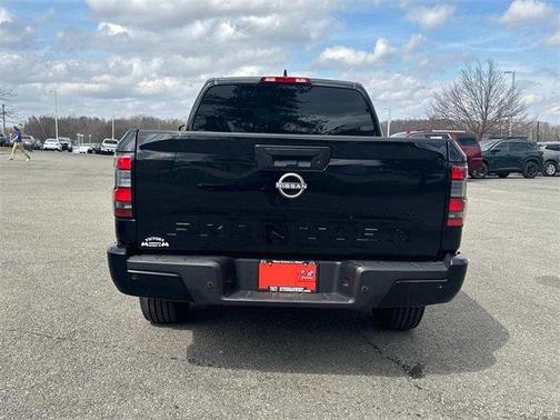 2022 Nissan Frontier S
