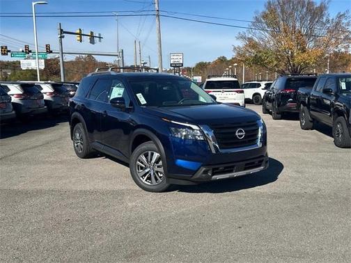 2025 Nissan Pathfinder SL