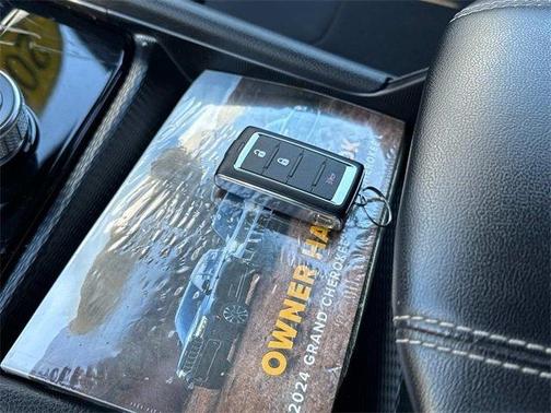 2024 Jeep Grand Cherokee Laredo