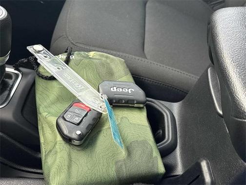 2022 Jeep Gladiator Sport