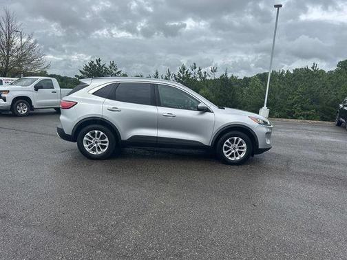 Ingot Silver 2020 Ford Escape SE