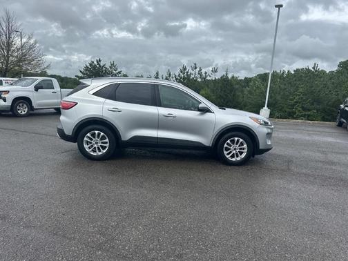 Ingot Silver 2020 Ford Escape SE