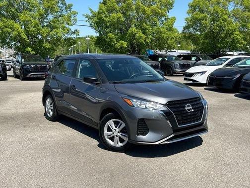 Gun Metallic 2024 Nissan Kicks S